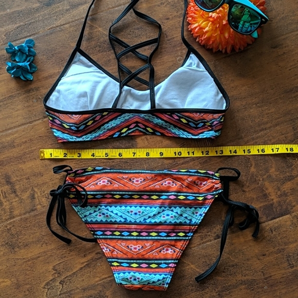 Colorful bikini - Picture 3 of 4